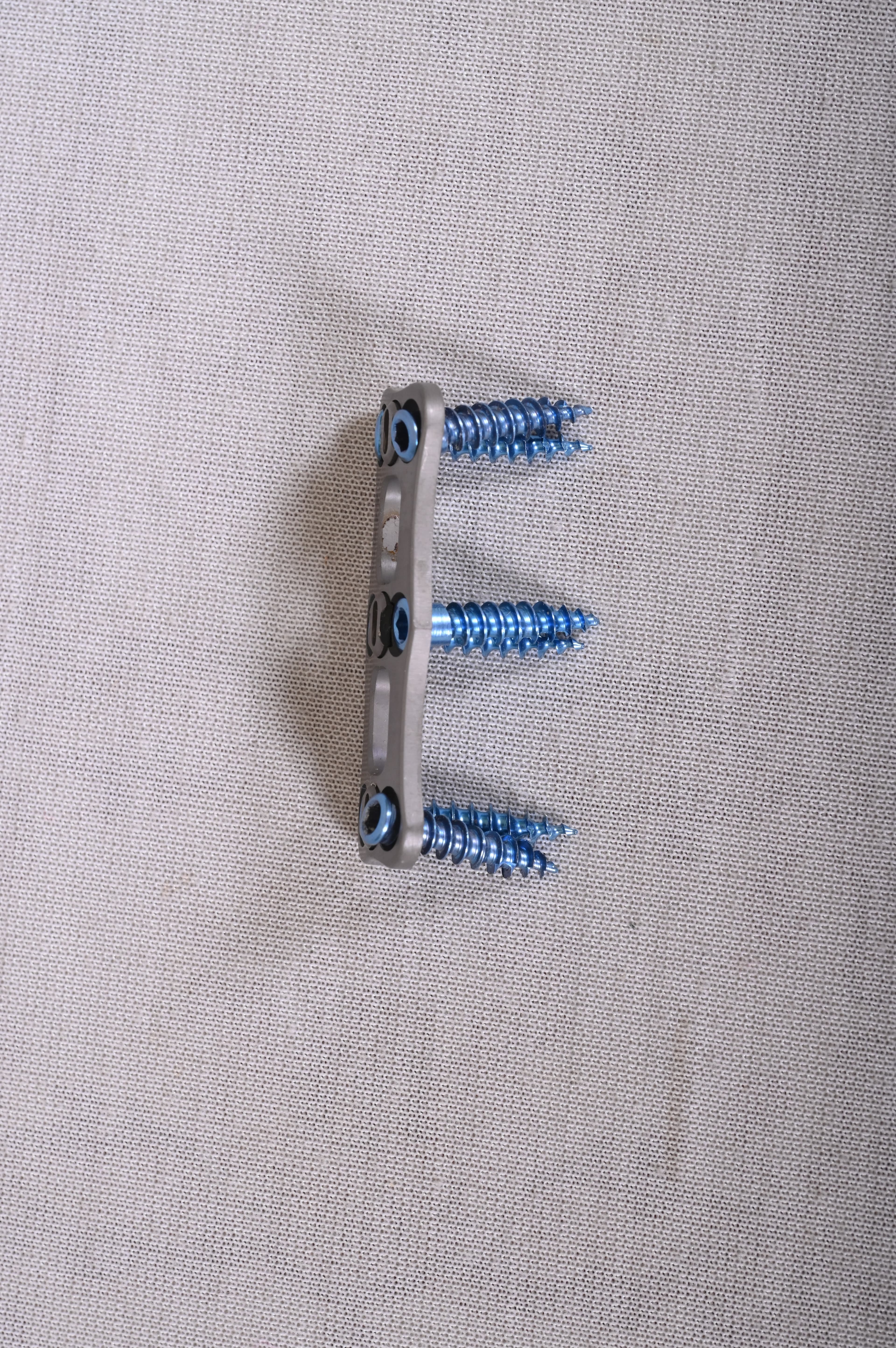 ANTERIOR CERVICAL PLATING SYSTEM thumbnail 2